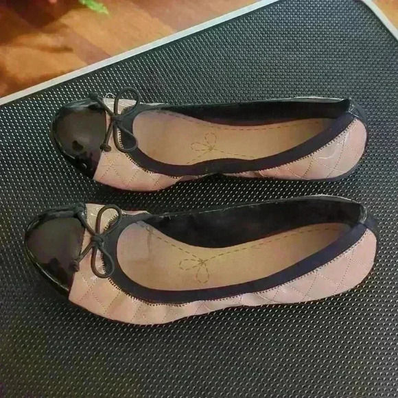 Clark's Women's Ballet Flats Sized 5.5 - Picture 2 of 10